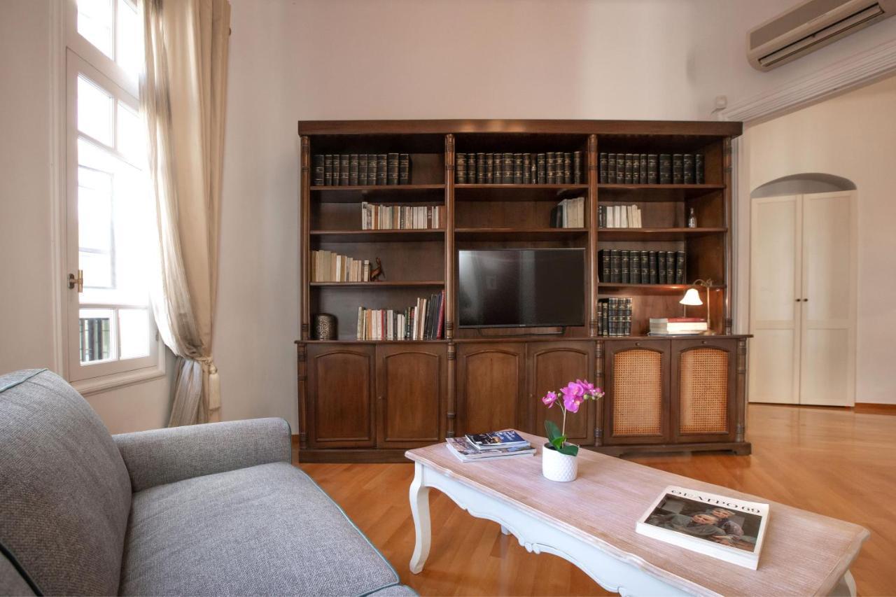 Neoclassical Apartment Close To Syntagma-Plaka By Ghh 雅典 外观 照片