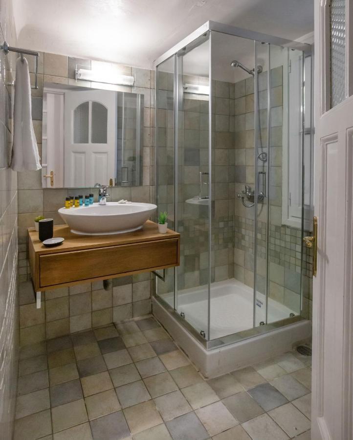 Neoclassical Apartment Close To Syntagma-Plaka By Ghh 雅典 外观 照片